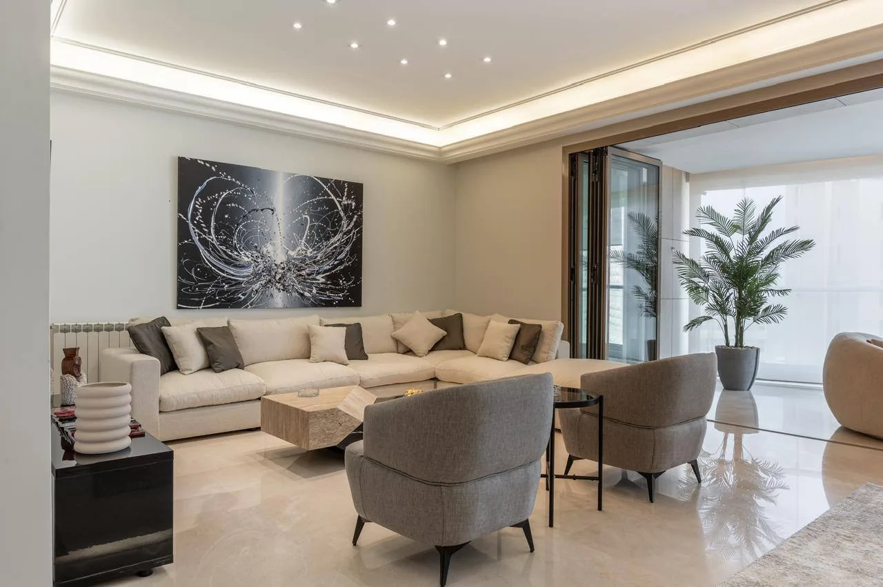 Luxurious apartment at Manara area for sale