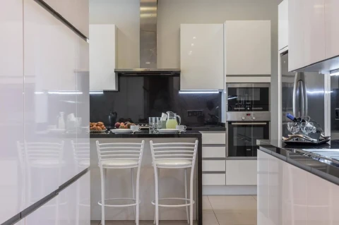 Luxurious apartment at Manara area for sale