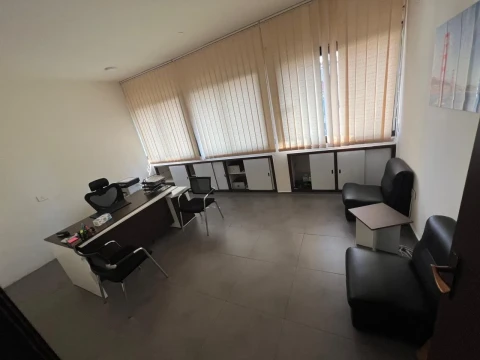 Commercial office - Furn el cheback in Mkalles - Metn
