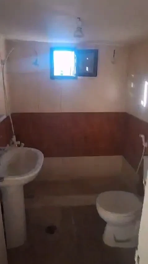 شقة للبيع ٥ غرف بحارة حريك نزلة العاملية،بناية النسيم الطابق الخامس للتواصل ٧٠٨١١٤٢٩ in Haret Hreik - Baabda